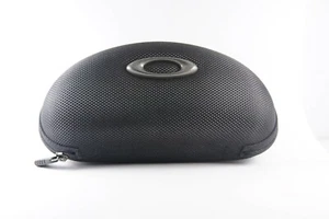 New Oakley black Sunglasses Case ( 6 1/4 x 3 3/8x 3 1/4x) - Picture 1 of 3
