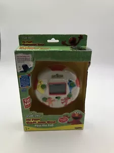 Sesame Street My First Juego Electrónico PASS THE BALL RARO 2005 Sin abrir - Imagen 1 de 4