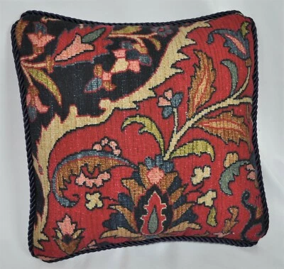 Almohada con cordón hecha con tela tapiz borgoña Ralph Lauren Poet's Society 12" Foto 1 de 2