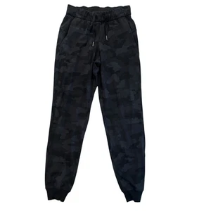 Lululemon On the Fly Jogger 28" Luxtreme Camo Deep Coal Black Gray Size 2 NEW - Bild 1 von 10