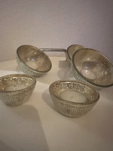 tolle Schwimm Lichter Teelichthalter Silberfarbend 5 er Set hübsch anzusehen - Bild 1 von 3