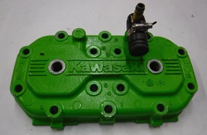 FABRICANTE DE EQUIPOS ORIGINALES 96 KAWASAKI SS 750 1996 CULATA VERDE CON MONTAJE DE CAMISETA OM21-16 - Imagen 1 de 8
