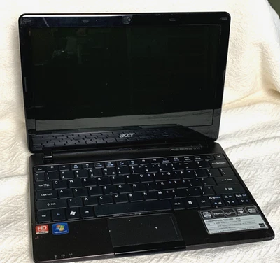 ACER ASPIRE ONE 722 0473  AMD DUAL-CORE C-60 320GB 2GB (PARTS ONLY) - Image 1 of 4
