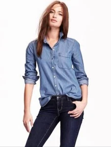 Old Navy Button-Down-Chambray-Hemd gebraucht, in einwandfreiem Zustand Damengröße Medium - Bild 1 von 8