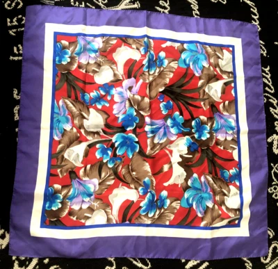 De Colección MAGGIE LONDON Jeanne BOOHER Azul Rojo Púrpura Floral BUFANDA DE SEDA 30" SQ Corea Foto 1 de 4