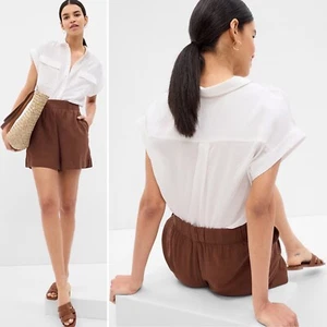 NUEVO CON ETIQUETAS Camisa utilitaria de manga corta Gap XL nueva blanca abotonada top ligero - Imagen 1 de 9