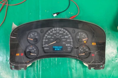 Cuadro de instrumentos velocímetro Chevy Express 2003-2007 187 k millas 15107293 Foto 1 de 3