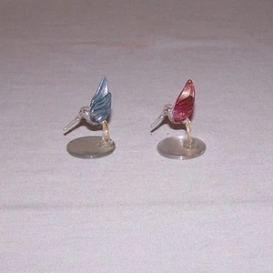 LOT OF 2 MINIATURE COLORED WINGED HUMMINGBIRD GLASS SCULPTURE ON A MIRROR - Picture 1 of 5