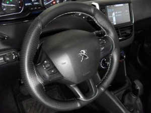 Coprivolante Peugeot 208 vera pelle nera - Foto 1 di 1