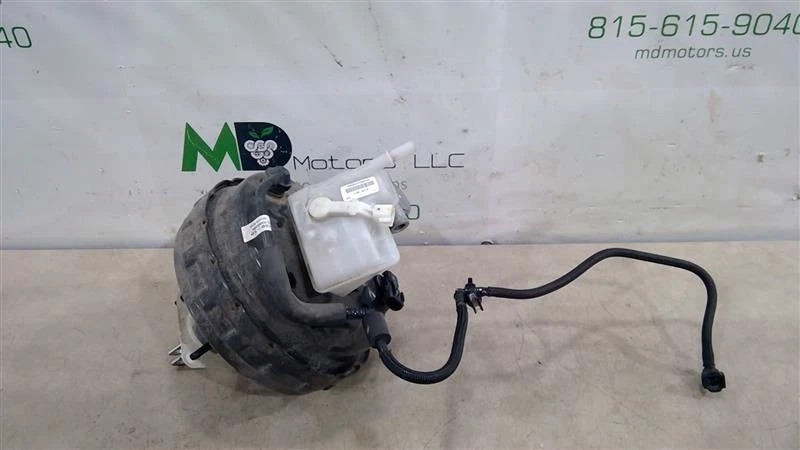 Lincoln MKC 2017-2019 refuerzo de cilindro de freno y depósito GJ7C-21B195 Foto 1 de 4