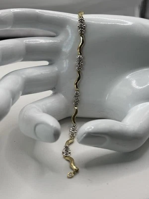 Flexible Diamond Link Tennis Wave Bracelet 10K Yellow Gold - Image 1 of 4