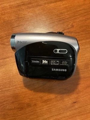Samsung SC-DX103 DVD Camcorder Please READ Repair or parts ONLY - Image 1 of 4