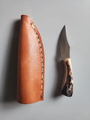 РУЧНОЙ РАБОТЫ МИНИ ОХОТНИЧИЙ НОЖ 2 ДЮЙМА ЛЕЗВИЕ С КОЖАНЫМИ НОЖНАМИ B7 - Изображение 1 из 4