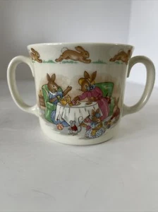 Taza de colección Royal Doulton Bunnykins de 2 asas para fiesta de té de la tarde - Imagen 1 de 12