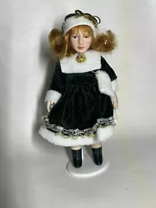 Belinda Agnes Porcelain Doll Christmas Collection 7 in tall w/ Tag - Picture 1 of 5