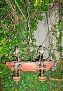 ANTICO LAMPADARIO LAMPIONE FERRO BATTUTO LEGNO 4 LUCI STILE MEDIOEVO x RUSTICO - Picture 1 of 9