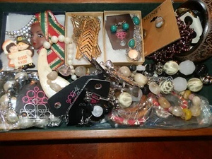 Estate Sale Lot of Costume Jewelry Wearable, Untested, Almost 2 Lbs. Lot 272 - Picture 1 of 3