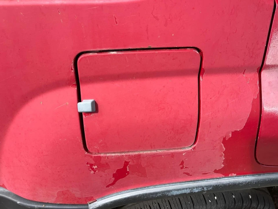 Fuel Tank Filler Gas Door NISSAN XTERRA 00 01 02 03 04 Foto 1 de 1