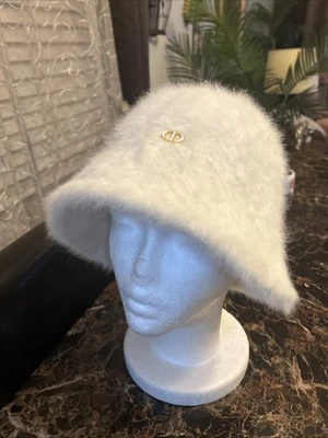 Sombrero de mujer Christian Dior de piel blanco  Foto 1 de 4