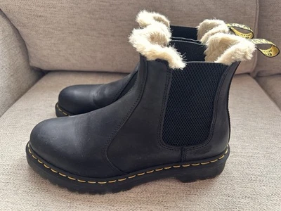 Doc Martens Leonore Chelsea Boots Ankle Faux Fur Lined 2976 Black Leather Size 9 - Image 1 of 4