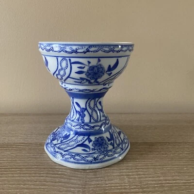 Керамическая подставка 5,5 дюйма с синим и белым узором - Изображение 1 из 4