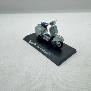 Vespa 150 Sprint 1965 Model Scooter - Maisto - Scale 1:18 - Picture 1 of 4