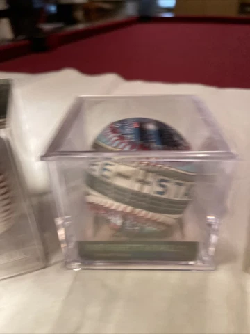 Don Mattingly NY Yankees 1991 FOTOBALL Unopened Sealed N.O.S. The Captain And 3 Cover