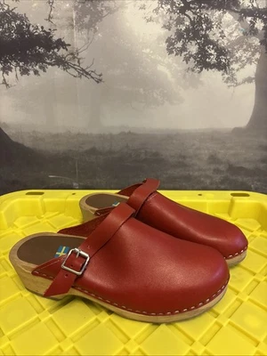 Zueco de madera sueco MIA Alma cuero rojo mula honda ~ talla 9 EE. UU. Foto 1 de 4