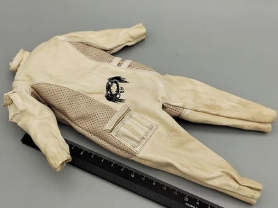 Mono modelo Blitzway BW-UMS 11501 escala 1/6 cazadores: día después de la Tercera Guerra Mundial Dr.BB Foto 1 de 2