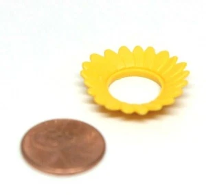 Playmobil Miniature Landscape Sunflower Petals Spare Part - Picture 1 of 1