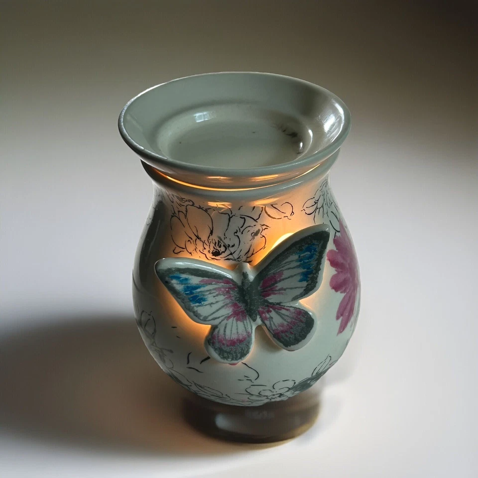 Intertek  wax / Tart Burner  3d  Butterfly Floral Electric  Model Sc-507 - Image 1 of 4