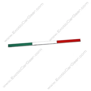 Small Ferrari F8 Italian Flag Badge - Imagen 1 de 4