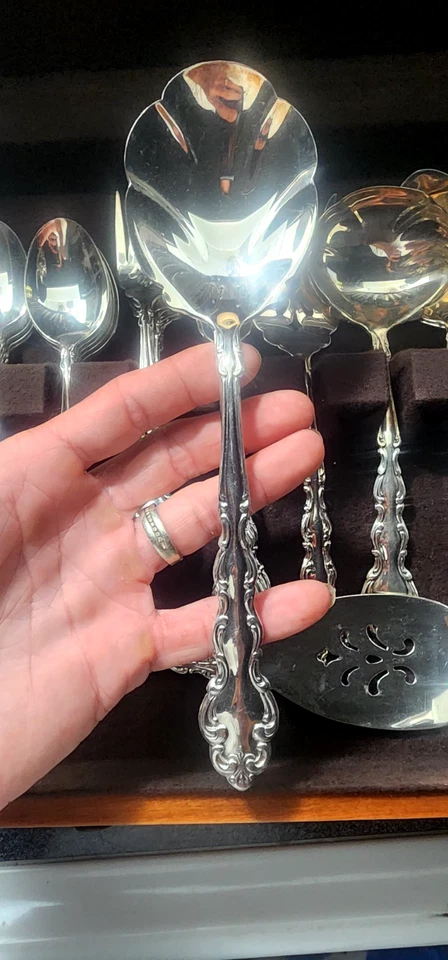 Modern Baroque by Community Oneida Silverplate Flatware 12 Settings 75 pieces - Image 1 of 4