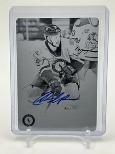 2021-22 UD AHL piastra di stampa automatica nera #60 Luke Philp - Stockton Heat 1/1 - Foto 1 di 2