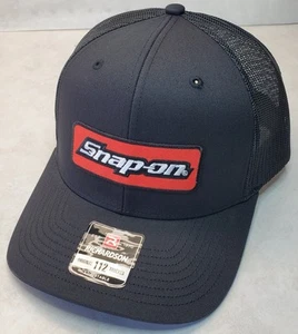 Snap-on Patch auf Richardson 112 Truckermütze Snapback schwarz/schwarz - Bild 1 von 9
