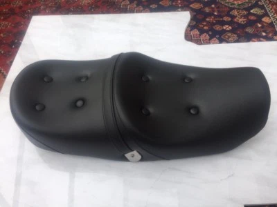 Triumph Thunderbird 900 asiento deportivo King/Queen Hinckley P/No T2300414 Foto 1 de 4