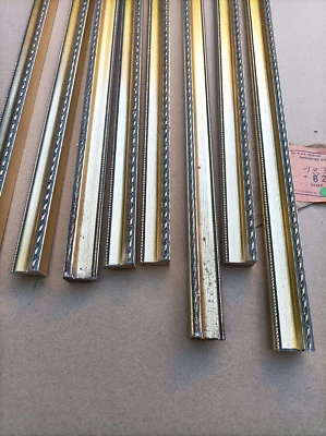 Lot de 8 anciennes baguettes bois doré années 1970 - Longueur 88 cm x 8 - Photo 1/4