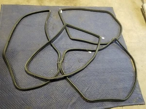 1998-2000 Volvo V70 V70R Wagon OEM 4 Four Door Set Gaskets Weather Seals #410AN - Picture 1 of 6