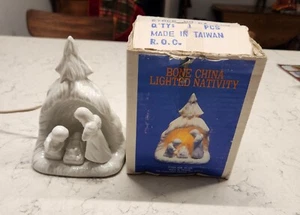 Vintage Navity Lighted Scene - Picture 1 of 4