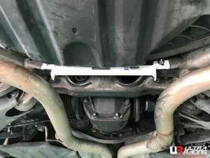 Barra inferior trasera para Mercedes-Benz W211 E200K E280 E55 AMG 2002-2009 Ultra Racing - Imagen 1 de 6