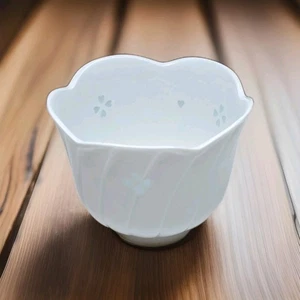 Arita Yaki Kirifuu Hotaru Porcelain Flower Petal Bowls - Picture 1 of 5