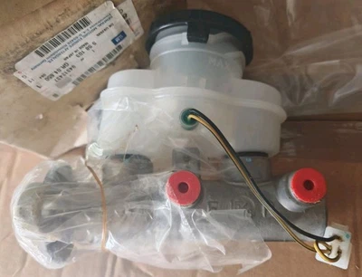 GENUINE GM Vauxhall Brava / Frontera MK1 / Opel Campo Brake master cylinder - Image 1 of 3
