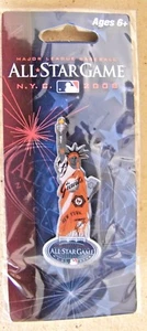 2008 AS All-Star Game NY New York Giants Statues on Parade lapel pin MLB - Picture 1 of 3