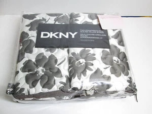 New DKNY Set of 2 Standard/Queen Quilted Shams TOSSED FLORAL Dark Gray and Ivory - Picture 1 of 4