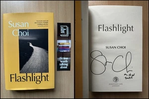 Susan Choi SIGNED DATED LOCATED Flashlight UK 1/1 HB  + Bookmark - Picture 1 of 7