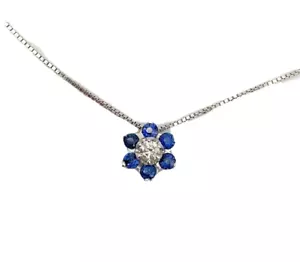 Collana da donna realizzata in oro bianco 18 kt con diamante e zaffiri blù. Nuov - Foto 1 di 10