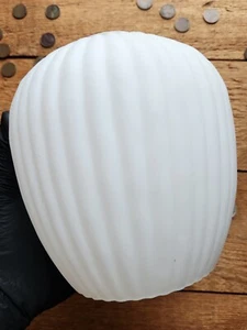 Vintage / Milchglas / Lampenschirm - Bild 1 von 3