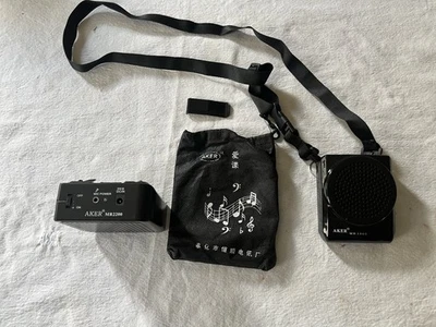 Lote de 2 amplificadores de voz portátiles Aker MR1505 y MR2200 con correa y bolsa Foto 1 de 4