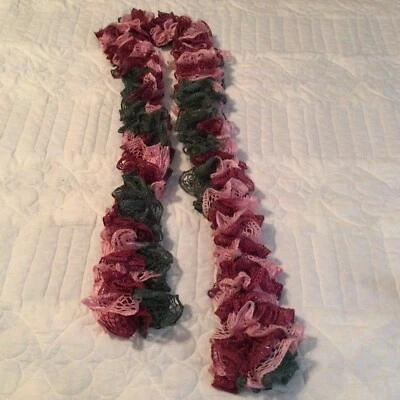 Bufanda con volantes de ganchillo Foto 1 de 4