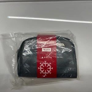 TUMI For Delta Small gray Canvas Zip Up Cosmetic Travel Makeup Toiletry Bag New - Picture 1 of 3